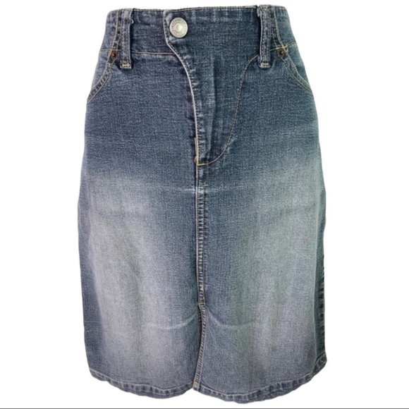 Levi's Dresses & Skirts - Levi’s wash blue jeans stretch skirt denim women size small